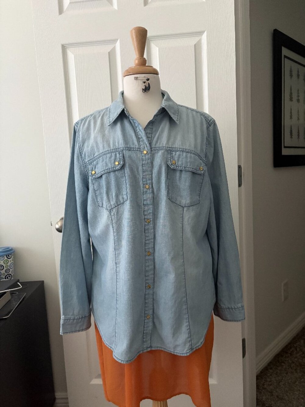Chico's Long Sleeve Chambray Snap Front Shirt Size 3